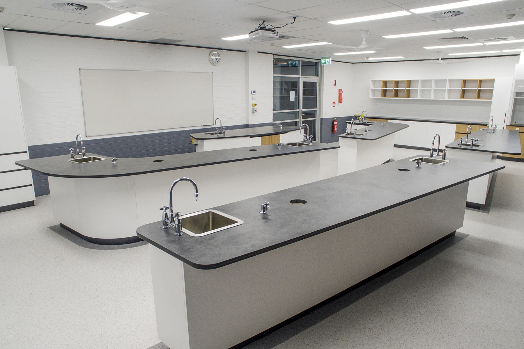 ST FRANCIS XAVIER COLLEGUE | SCIENCE LAB